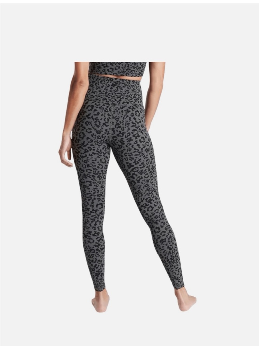 Athleta Leopard Elation Ultra High Rise tights/leggings in grey - Size Medium
